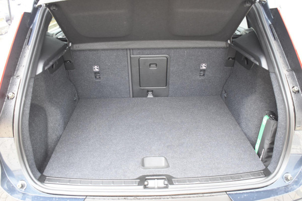 Volvo EX40 252PK Single Motor Extended Range Core Business Business Edition / Navigatie / Camera / Adaptive Cruise control / Stuur & Stoelverwarming / Harman Kardon / Getinte Ramen / 19" LM Velgen