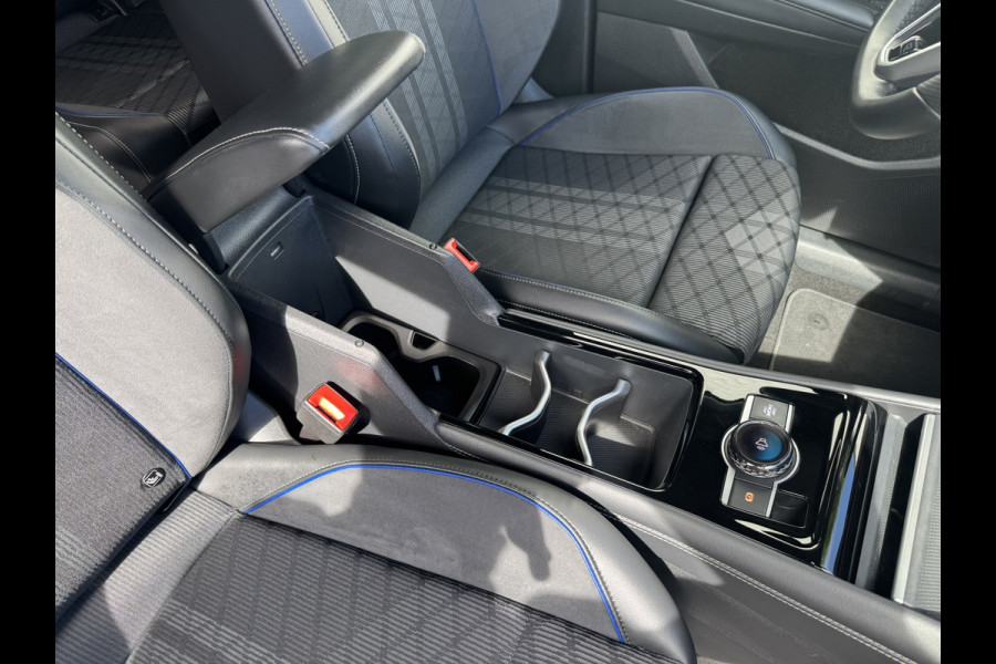 Volkswagen Tiguan 1.5 eHybrid R-Line Plug in Trekhaak Massage stoelen Camera Carplay
