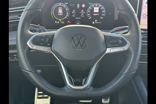 Volkswagen Tiguan 1.5 eHybrid R-Line Plug in Trekhaak Massage stoelen Camera Carplay
