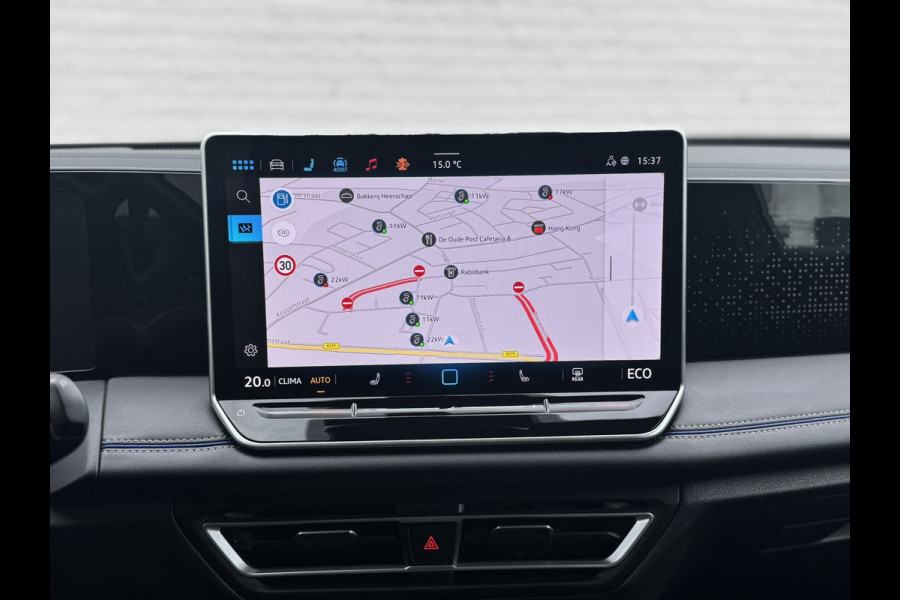 Volkswagen Tiguan 1.5 eHybrid R-Line Plug in Trekhaak Massage stoelen Camera Carplay