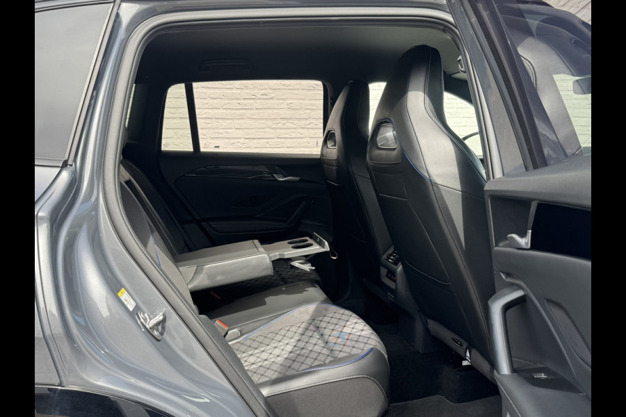 Volkswagen Tiguan 1.5 eHybrid R-Line Plug in Trekhaak Massage stoelen Camera Carplay
