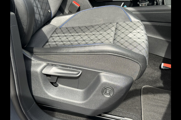 Volkswagen Tiguan 1.5 eHybrid R-Line Plug in Trekhaak Massage stoelen Camera Carplay