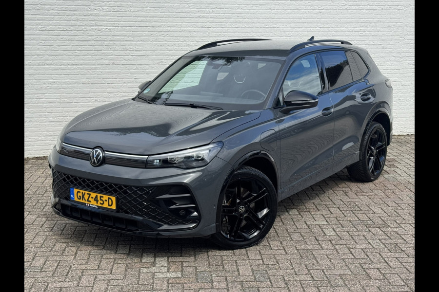 Volkswagen Tiguan 1.5 eHybrid R-Line Plug in Trekhaak Massage stoelen Camera Carplay