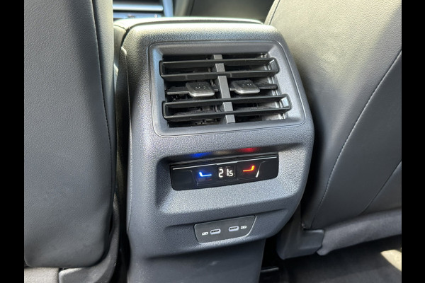 Volkswagen Tiguan 1.5 eHybrid R-Line Plug in Trekhaak Massage stoelen Camera Carplay