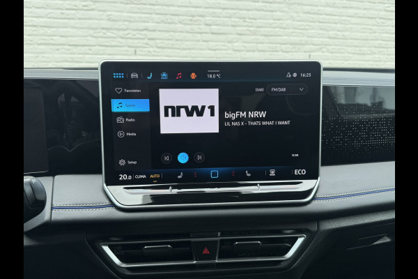 Volkswagen Tiguan 1.5 eHybrid R-Line Plug in Trekhaak Massage stoelen Camera Carplay