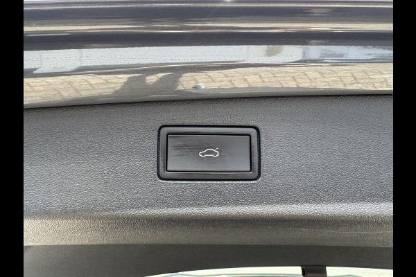 Volkswagen Tiguan 1.5 eHybrid R-Line Plug in Trekhaak Massage stoelen Camera Carplay