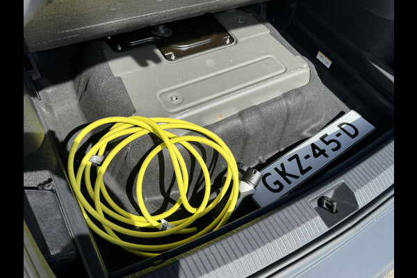 Volkswagen Tiguan 1.5 eHybrid R-Line Plug in Trekhaak Massage stoelen Camera Carplay