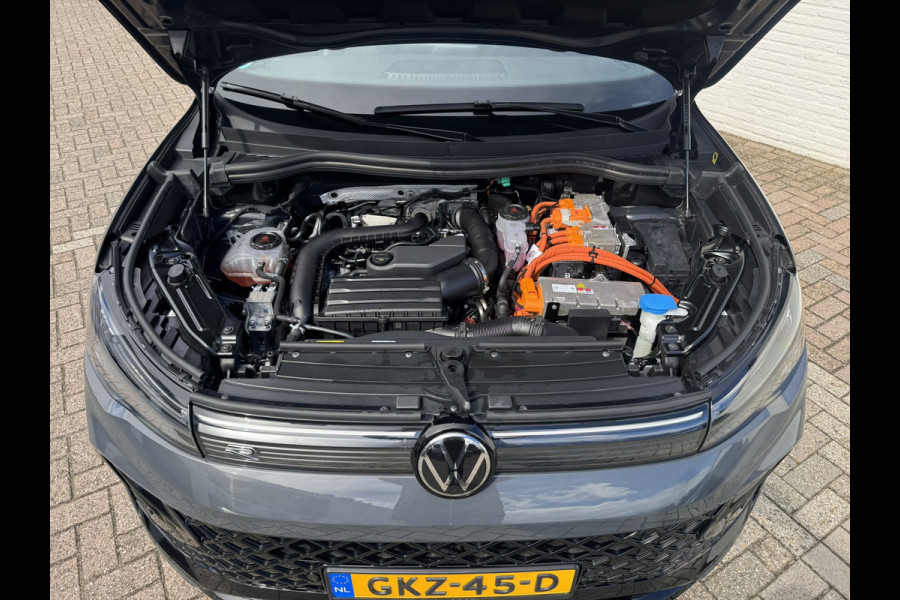 Volkswagen Tiguan 1.5 eHybrid R-Line Plug in Trekhaak Massage stoelen Camera Carplay
