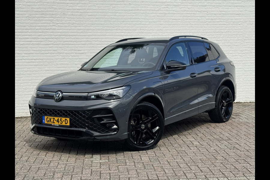 Volkswagen Tiguan 1.5 eHybrid R-Line Plug in Trekhaak Massage stoelen Camera Carplay