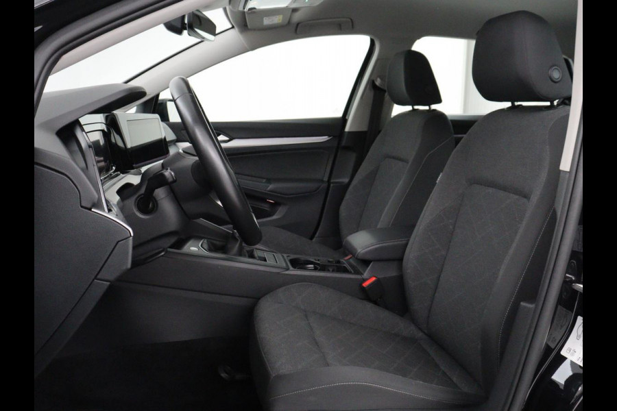 Volkswagen Golf 1.0 TSI Life | Carplay | Adaptive cruise | Navigatie | Parkeerhulp | Full LED | Climate control | DAB | Bluetooth | Digital cockpit