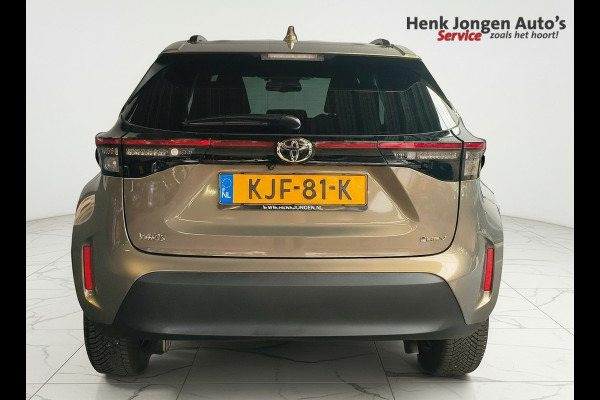 Toyota Yaris Cross 1.5 Hybrid 115 First Edition Rijklaar + Fabrieksgarantie Henk Jongen Auto's in Helmond,  al 50 jaar service zoals 't hoort!