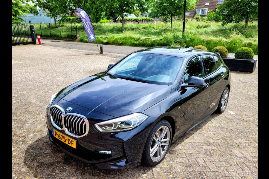 BMW 1-serie 118i M-sport Pano Camera Stuurverw. HIFI [1e eig. BTW NL NAP]