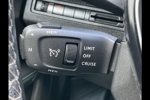 Peugeot 5008 7-Pers 1.2 131pk Pack 360°Cam Navi Trekhaak 7p.