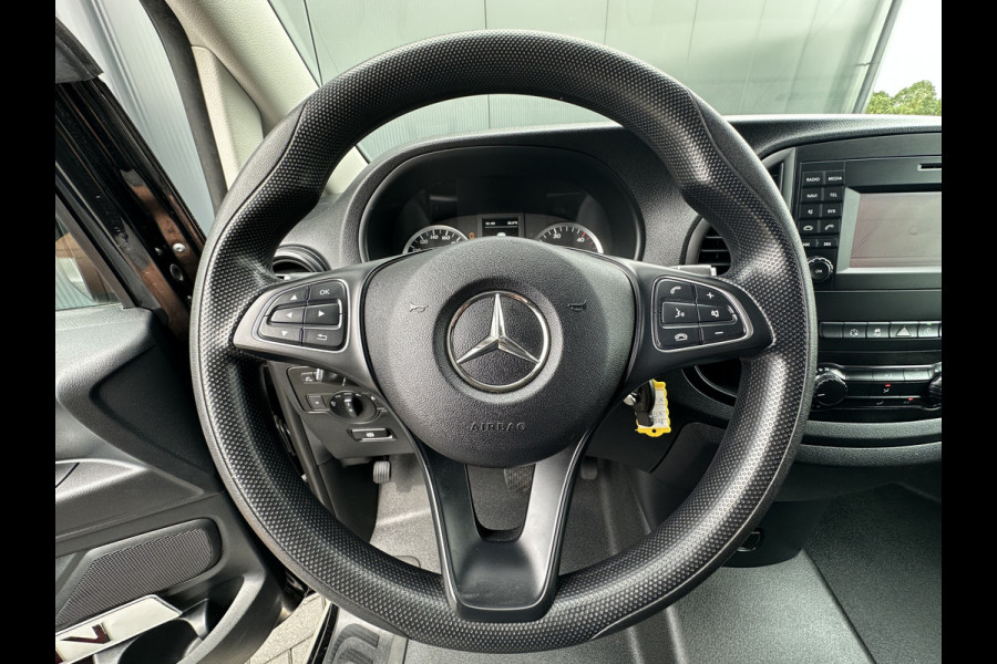 Mercedes-Benz Vito 114 CDI 136 PK E6 AUTOMAAT / L2H1 / 1e EIG. / TREKHAAK / CAMERA / 2x SCHUIFDEUR / CRUISE / AIRCO