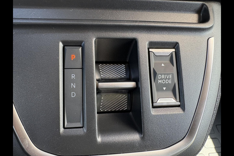 Peugeot e-Expert L3 75 kWh | STX Sport | Lederen bekleding | Spoilerpakket | 18 inch Lichtmetalen velgen | Dynamic NAV Pakket | Winterpakket | Comfort Pakket | betimmering | 2x schuifdeur | Mooiste bus van Nederland!