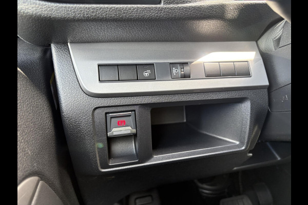 Peugeot e-Expert L3 75 kWh | STX Sport | Lederen bekleding | Spoilerpakket | 18 inch Lichtmetalen velgen | Dynamic NAV Pakket | Winterpakket | Comfort Pakket | betimmering | 2x schuifdeur | Mooiste bus van Nederland!