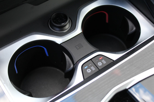BMW X5 xDrive50e M-Sport Pro | Vierwielbesturing | Trekhaak | Spoilerpakket | H&K | Panoramadak | Luchtvering