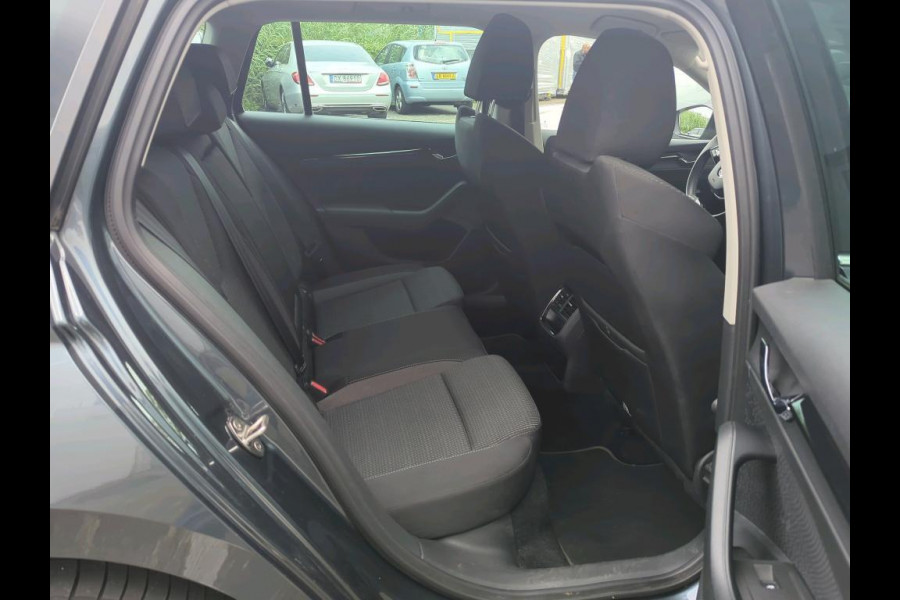 Škoda Octavia Combi 1.4 TSI iV PHEV Business Edition NL-AUTO | SFEER VERLICHTING | TREKHAAK
