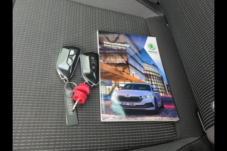 Škoda Octavia Combi 1.4 TSI iV PHEV Business Edition NL-AUTO | SFEER VERLICHTING | TREKHAAK