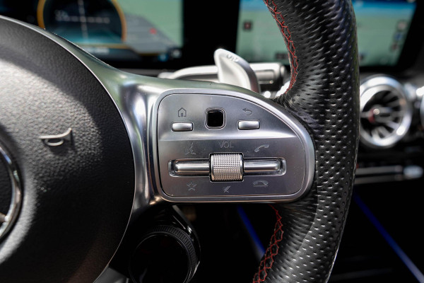 Mercedes-Benz Glb AMG 35 4MATIC Premium Plus | Pano | Memory | Sfeer | 360 Camera