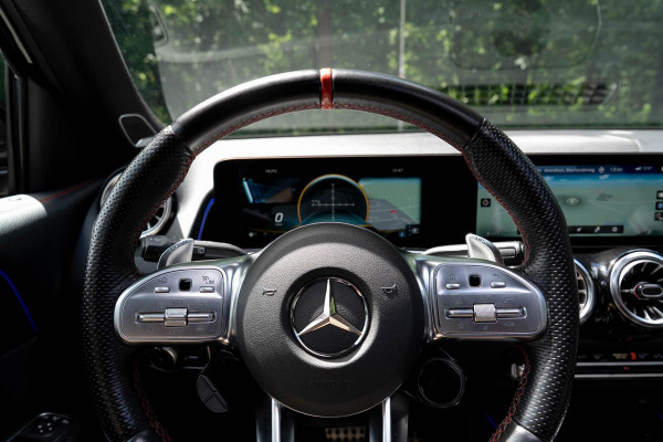 Mercedes-Benz Glb AMG 35 4MATIC Premium Plus | Pano | Memory | Sfeer | 360 Camera