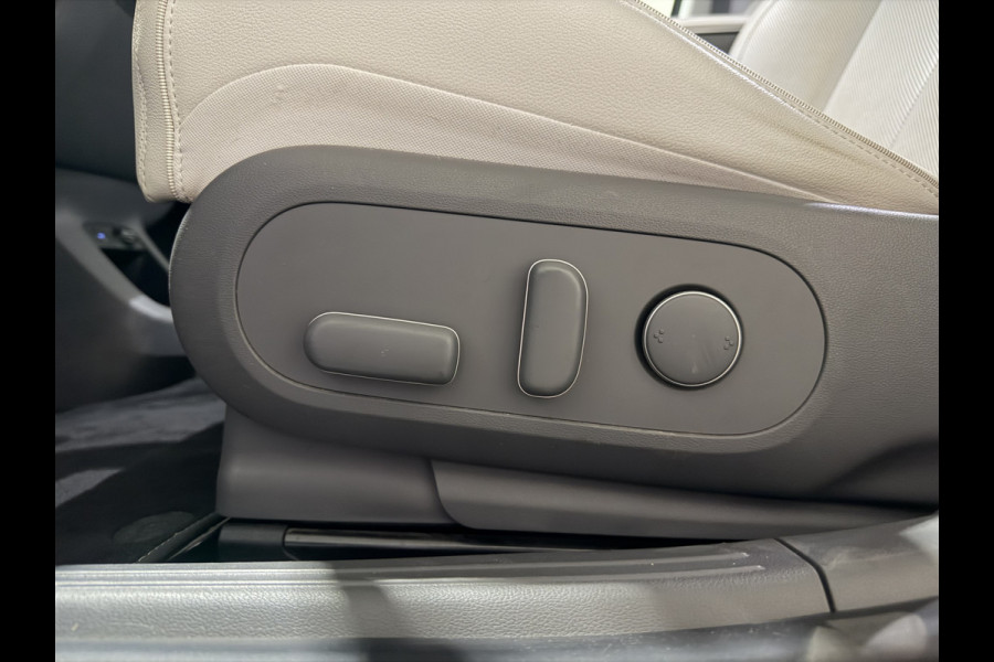 Hyundai IONIQ 5 Connect+ 77.4 kWh | Leder interieur | Trekhaak | Full Option | Soh (batterijcheck) Waarde 92,7 %