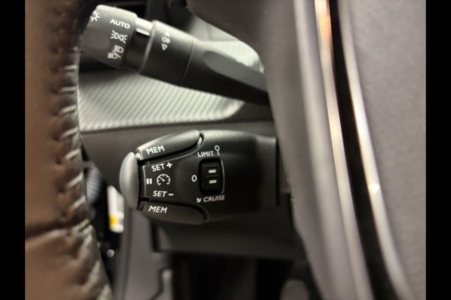 Peugeot 2008 1.2 PureTech 100 Style*Carplay*PDC*ACC*Airco*