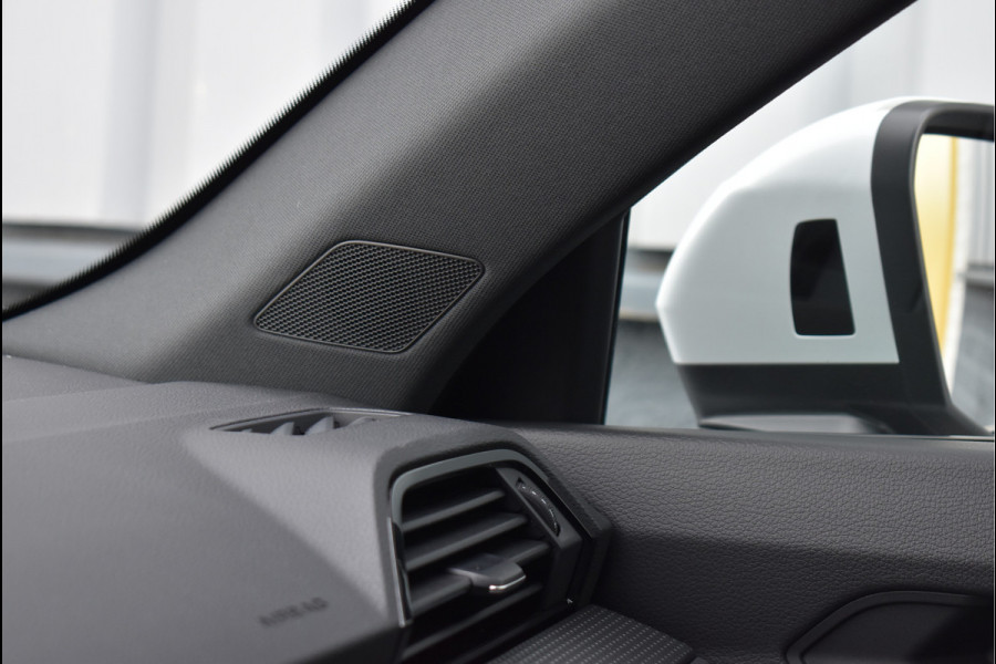 Audi Q3 45 TFSI e S-Line 245 Pk Navi Sfeer Camera ACC Apple Carplay Keyless 19 Inch