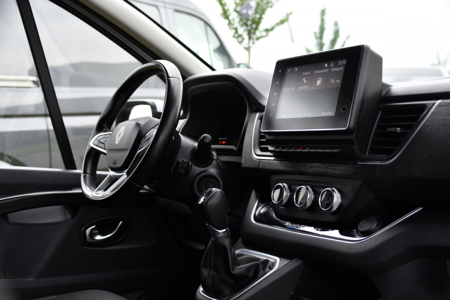 Renault Trafic 2.0 Blue dCi EDC 170 T29 L2H1 Anniversary Extra DC Virtual, Cruise, Camera, Carplay, LED, 170pk, Trekhaak, Stoelverwarming, multimedia, Sensoren, Uniek!