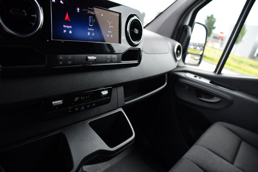 Mercedes-Benz Sprinter 317 1.9 CDI L2 Pro AMG Edition FACELIFT! Camera, Cruise, Carplay, 10,5'' Mbux, Stoelverwarming, Geveerde stoel, 170pk, Automaat, LED, Uniek!