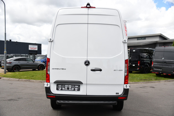 Mercedes-Benz Sprinter 317 1.9 CDI L2 Pro AMG Edition FACELIFT! Camera, Cruise, Carplay, 10,5'' Mbux, Stoelverwarming, Geveerde stoel, 170pk, Automaat, LED, Uniek!