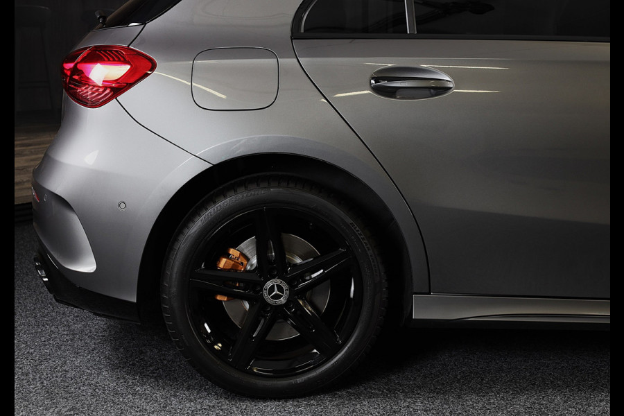 Mercedes-Benz A-Klasse 250 e AMG 45 Look / Memory / Elek Stoelen / Acc / Head Up / 360 Camera / Pano / 18 Inch