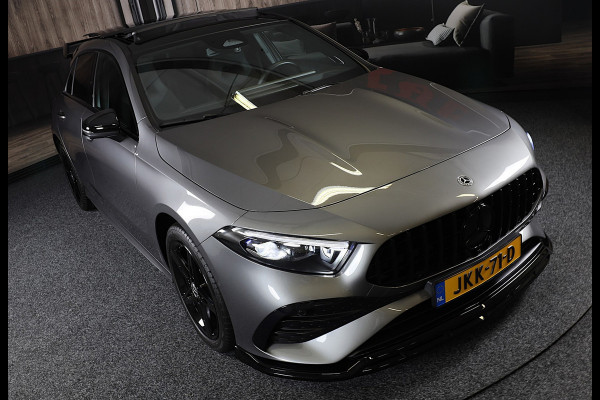 Mercedes-Benz A-Klasse 250 e AMG 45 Look / Memory / Elek Stoelen / Acc / Head Up / 360 Camera / Pano / 18 Inch