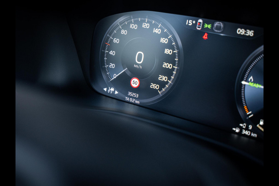 Volvo XC40 1.5 T5 Plug-in hybrid Plus Dark - Pano l Memory l h/Kardon l ACC l 360cam