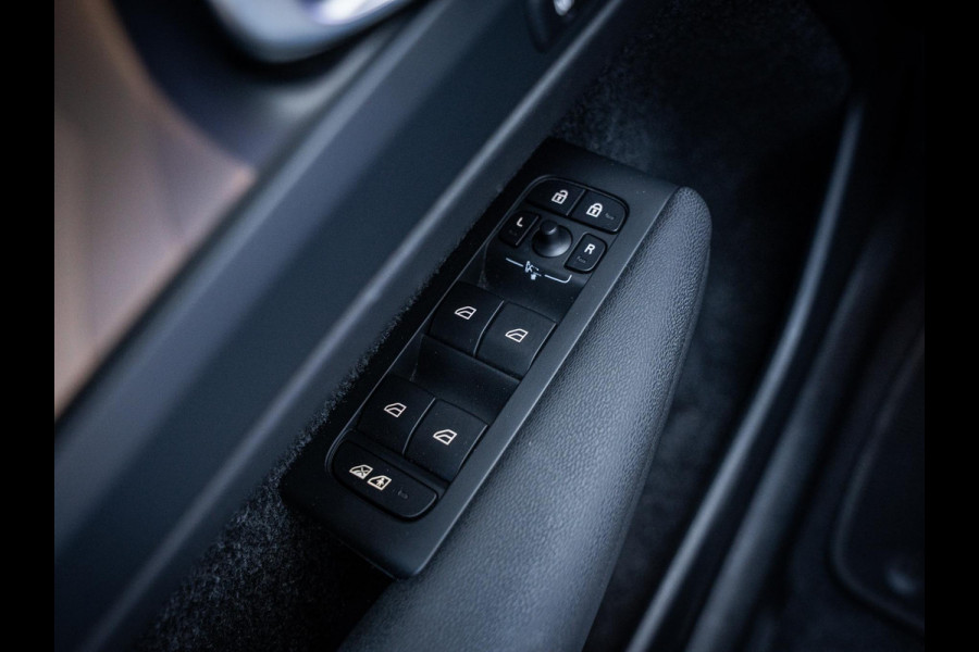 Volvo XC40 1.5 T5 Plug-in hybrid Plus Dark - Pano l Memory l h/Kardon l ACC l 360cam
