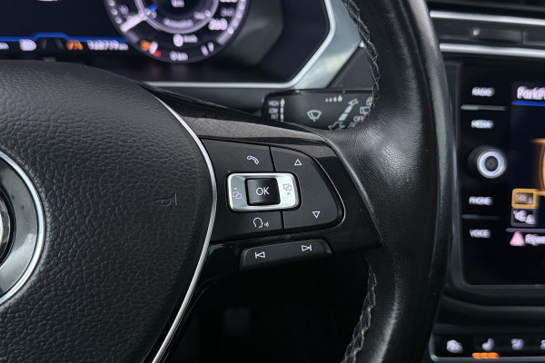 Volkswagen Tiguan 1.4 TSI Highline Business R (PANORAMADAK, TREKHAAK, DIGITALE COCKPIT, STOELVERWARMING, CRUISE ADAPTIEF)