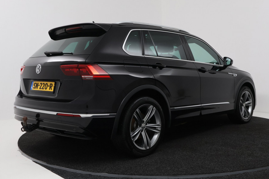Volkswagen Tiguan 1.4 TSI Highline Business R (PANORAMADAK, TREKHAAK, DIGITALE COCKPIT, STOELVERWARMING, CRUISE ADAPTIEF)