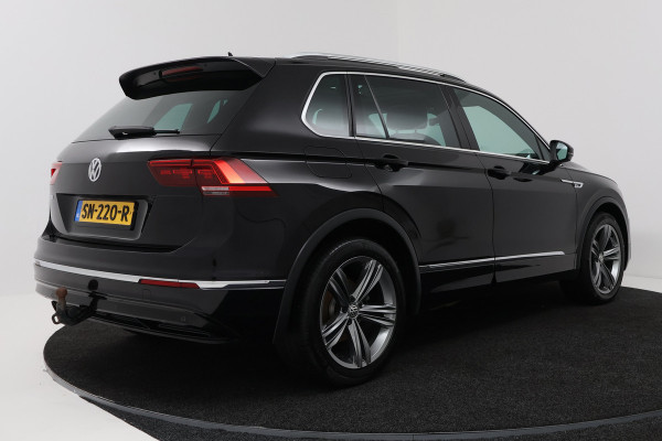 Volkswagen Tiguan 1.4 TSI Highline Business R (PANORAMADAK, TREKHAAK, DIGITALE COCKPIT, STOELVERWARMING, CRUISE ADAPTIEF)