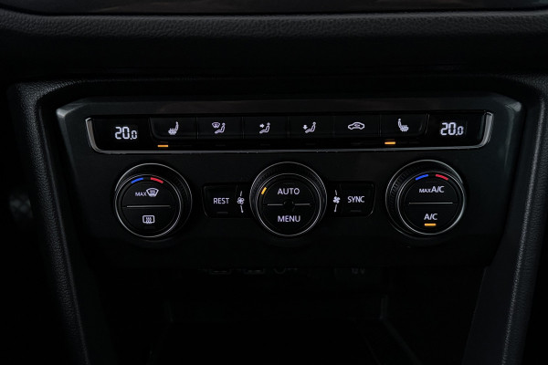 Volkswagen Tiguan 1.4 TSI Highline Business R (PANORAMADAK, TREKHAAK, DIGITALE COCKPIT, STOELVERWARMING, CRUISE ADAPTIEF)