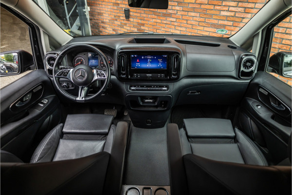 Mercedes-Benz Vito 119 CDI 4-MATIC DC L3 XL | AMG | L+R Schuifdeur | Dubbel cabine | 5-Zitter | Navigatie | CarPlay | Camera | Lederen bekleding |  | 2500 kg trekgewicht | Trekhaak | Multibeam Led | PDC V+A