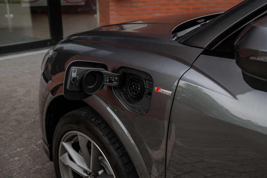 Audi Q3 Sportback 45 TFSI e S Edition ACC Trekhaak Matrix Pano