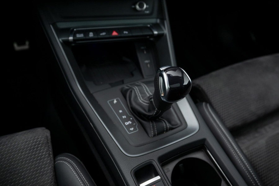 Audi Q3 Sportback 45 TFSI e S Edition ACC Trekhaak Matrix Pano