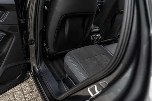 Audi Q3 Sportback 45 TFSI e S Edition ACC Trekhaak Matrix Pano