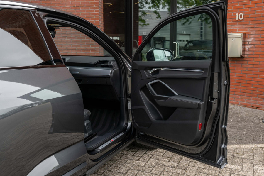 Audi Q3 Sportback 45 TFSI e S Edition ACC Trekhaak Matrix Pano