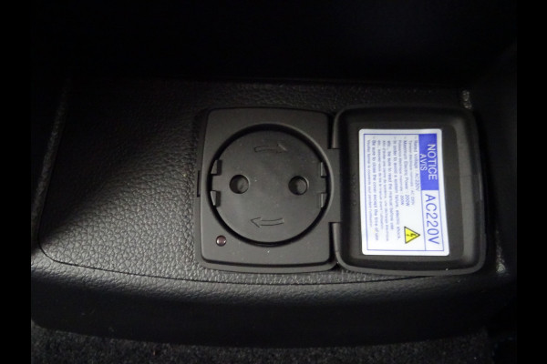 SsangYong Korando E-Motion Platinum 2WD * 326 KM ACCURADIUS * LUXE UITV. !!