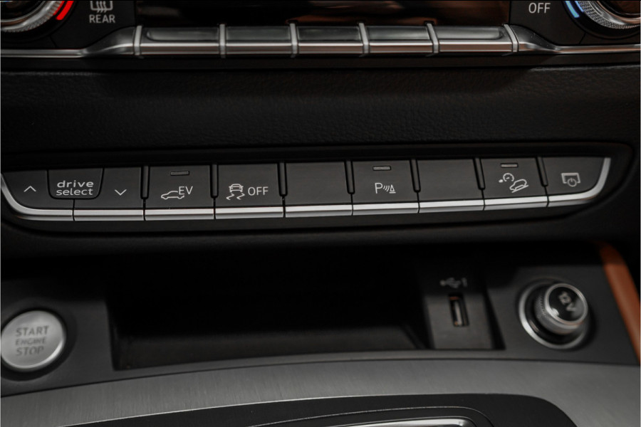 Audi Q5 55 TFSI e Quattro Competition S-Line Pano Luchtvering B&O Trekhaak
