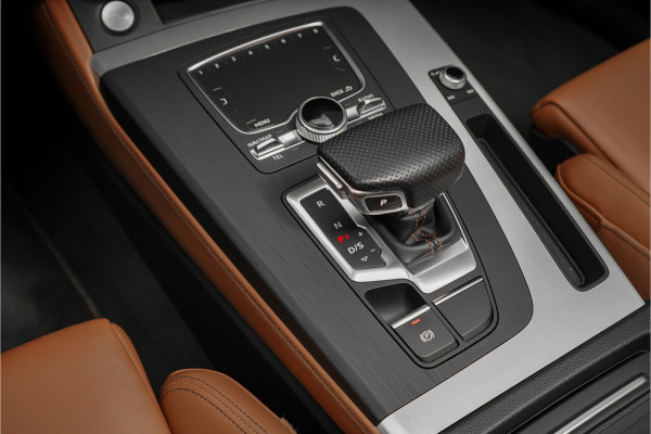 Audi Q5 55 TFSI e Quattro Competition S-Line Pano Luchtvering B&O Trekhaak