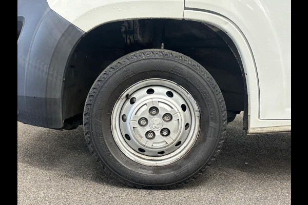 Peugeot Boxer 335 2.0 BlueHDI L2H2 Pro