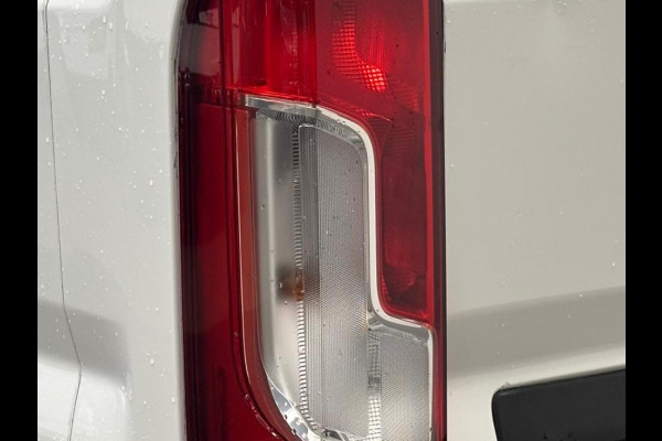 Peugeot Boxer 335 2.0 BlueHDI L2H2 Pro