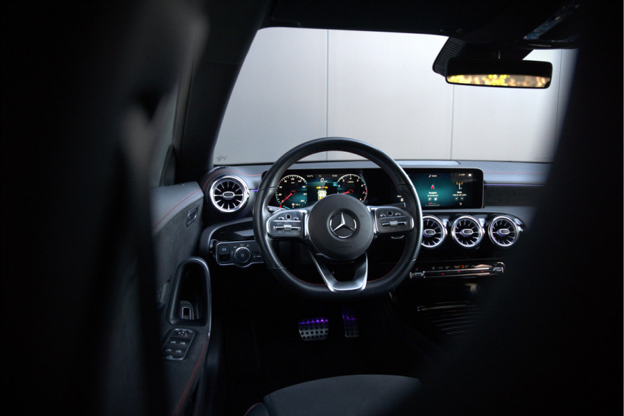 Mercedes-Benz CLA-Klasse Shooting Brake 250 e Premium AMG | Stoelverwarming | Camera | Apple Carplay | Keyless | Adaptive Cruise Control | Ambiance Verlichting | LED | Climate Control